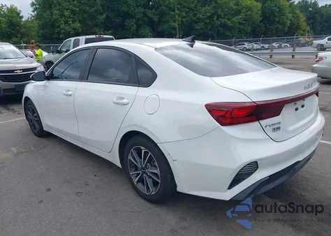 2022 Kia Forte Lxs z USA, uszkodzony, nr VIN 3KPF24AD9NE426152